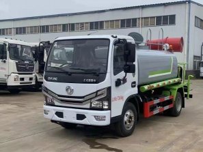 国六5立方东风D6 洒水车